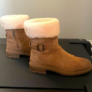 UGG boots size 8.5 like new